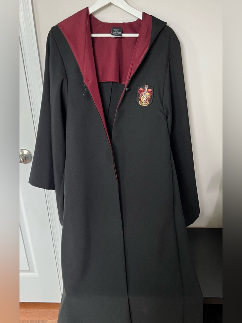 Official Universal Park Wizarding World of Harry Potter Gryffindor Cloak XS Hood